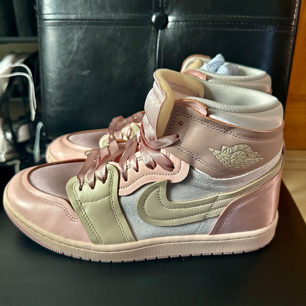 Jordan Women's Sneakers in Pink and White - Picture 2 of 6